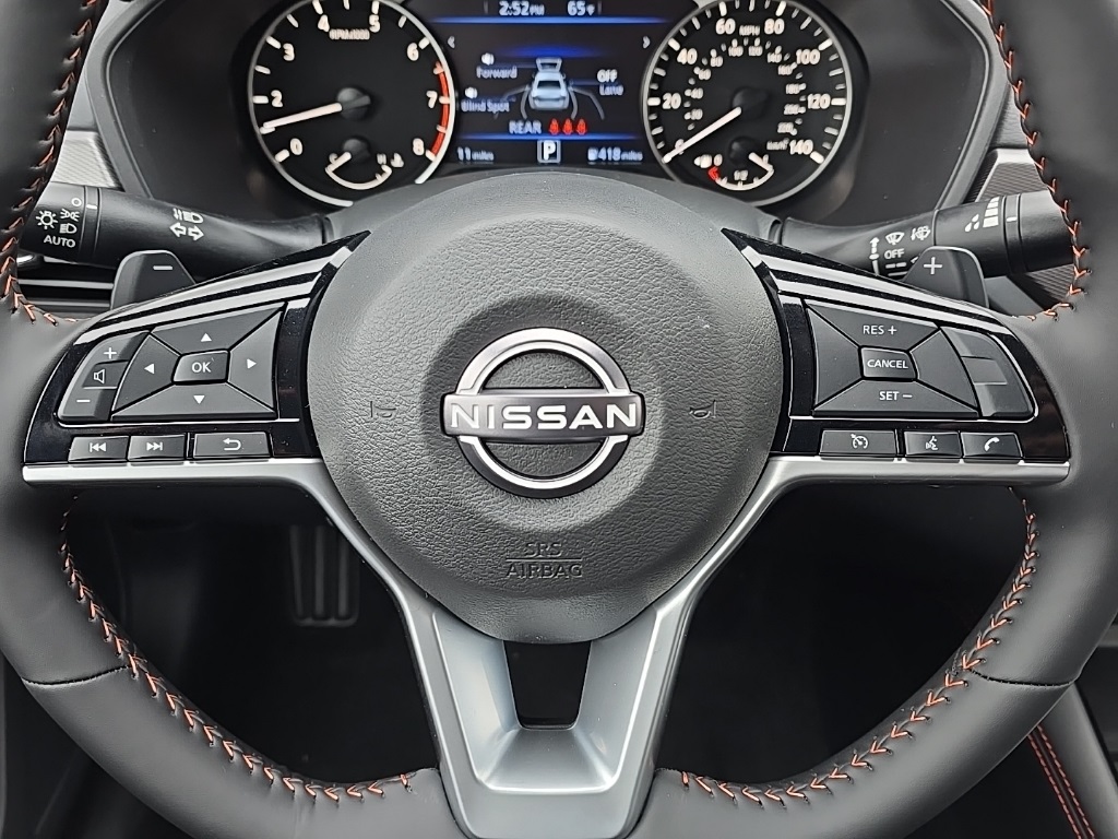 2025 Nissan Altima SR photo 13