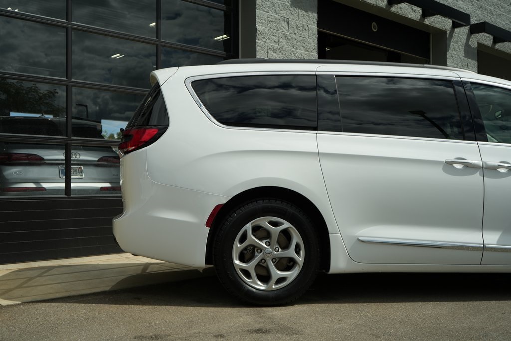 2023 Chrysler Pacifica Limited photo 4