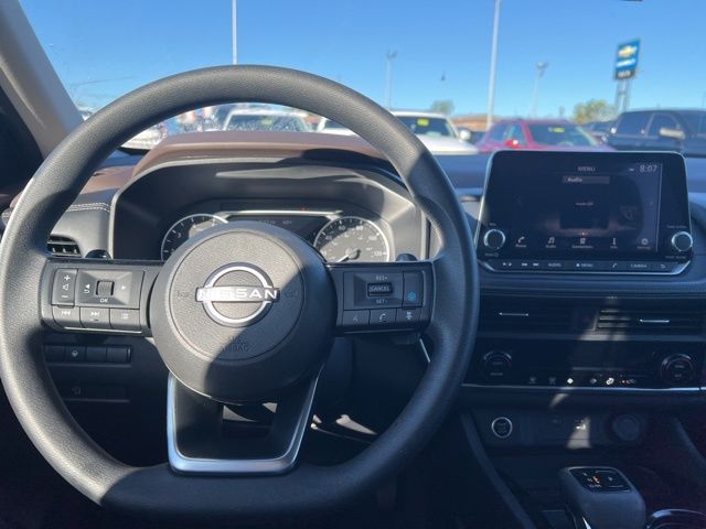 2023 Nissan Rogue SV photo 13