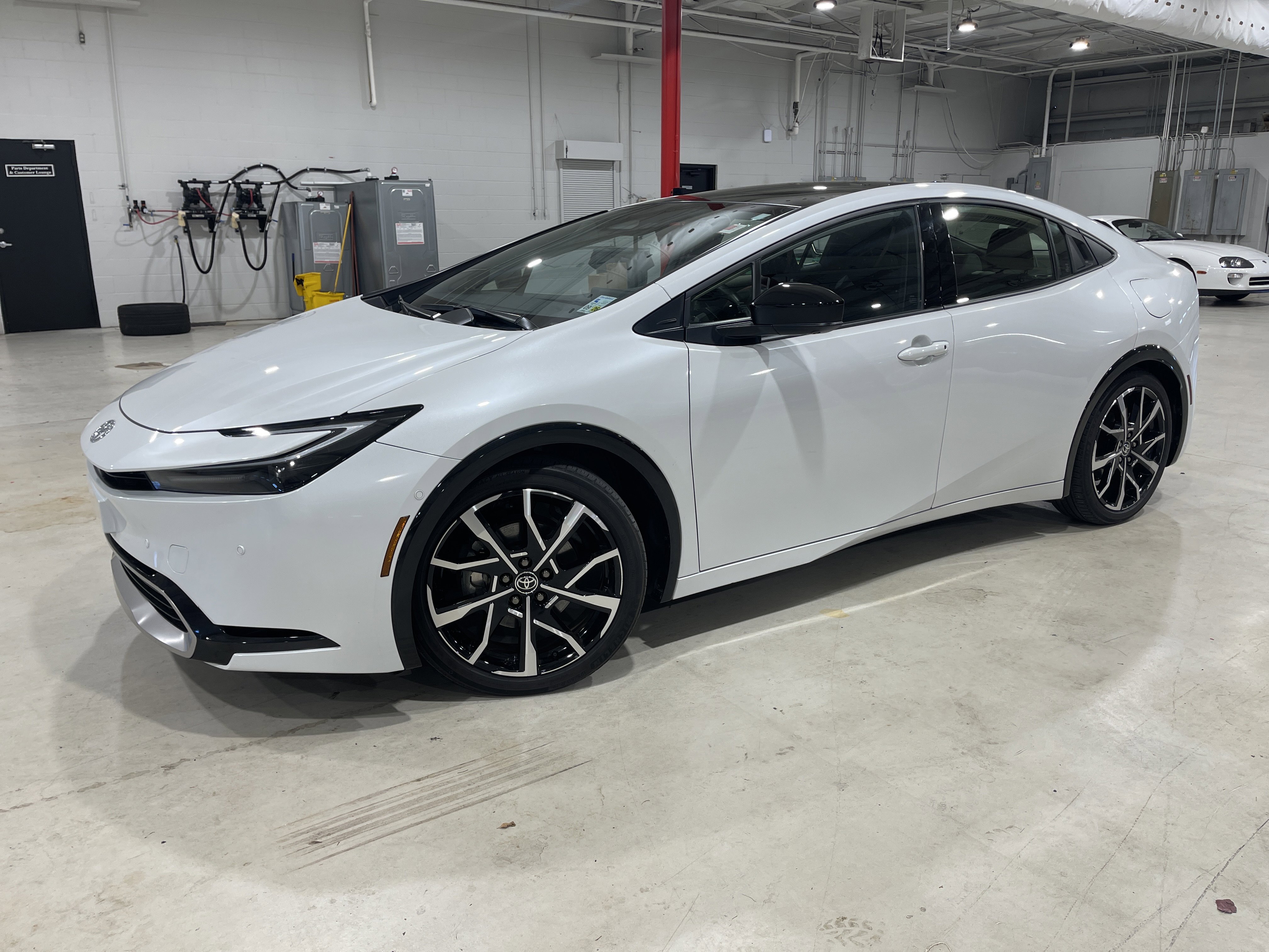 2024 Toyota Prius Prime XSE Premium's photo
