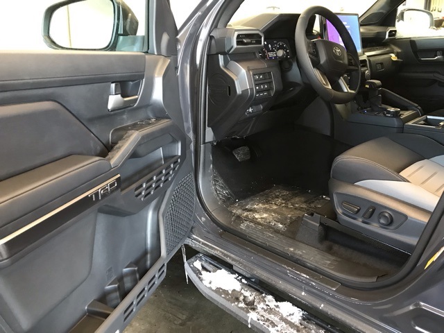 2025 Toyota Tacoma TRD Off-Road Double Cab photo 9
