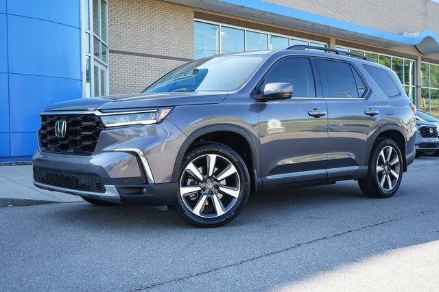 2025 Honda Pilot Touring photo 2