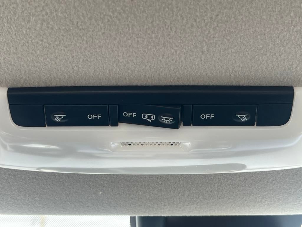 2025 Nissan Versa SV photo 28