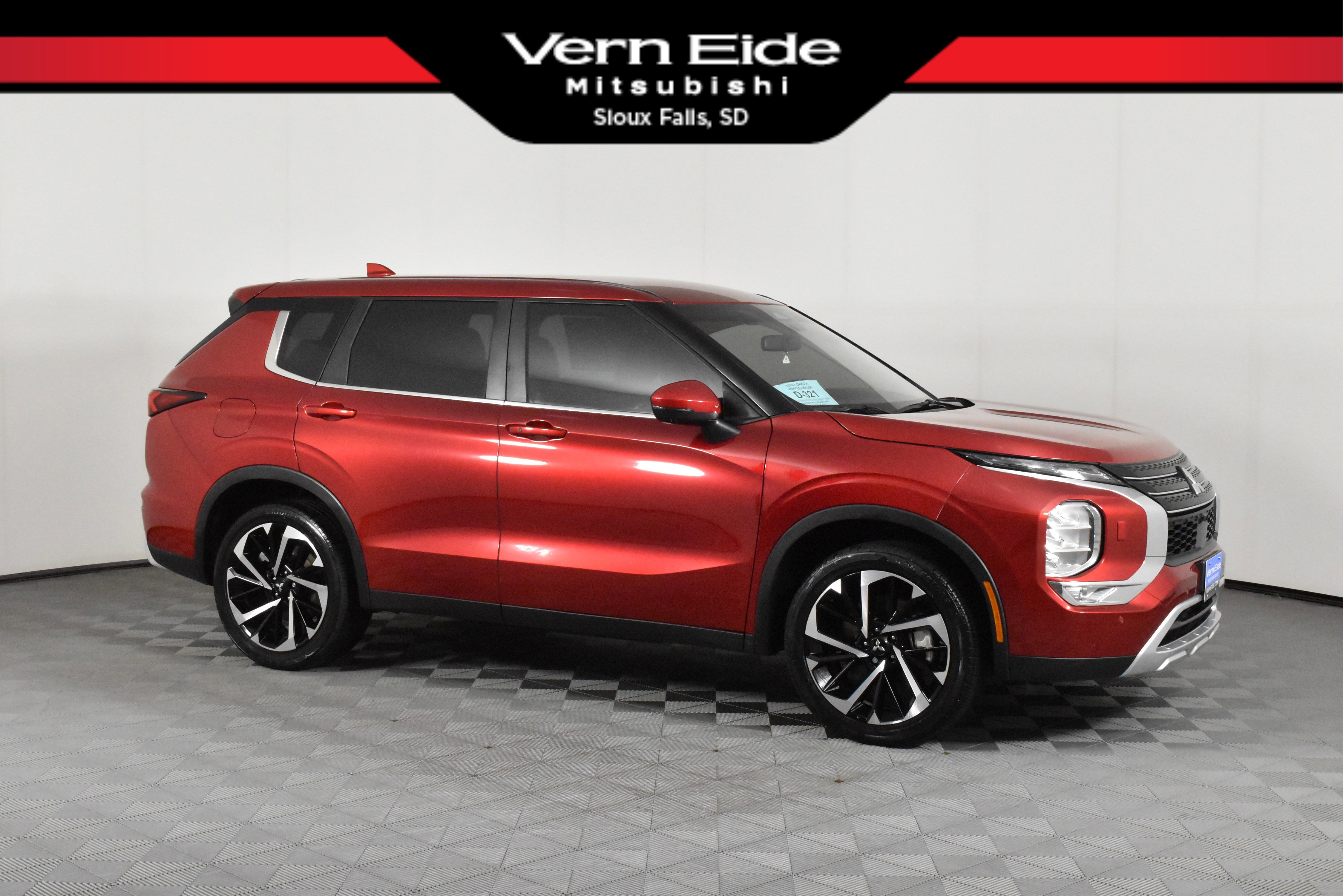 2023 Mitsubishi Outlander SE