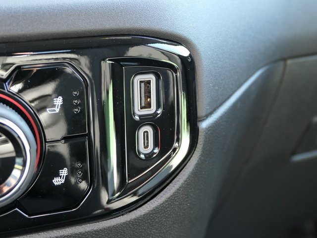 2025 Chevrolet Silverado 1500 LT photo 22