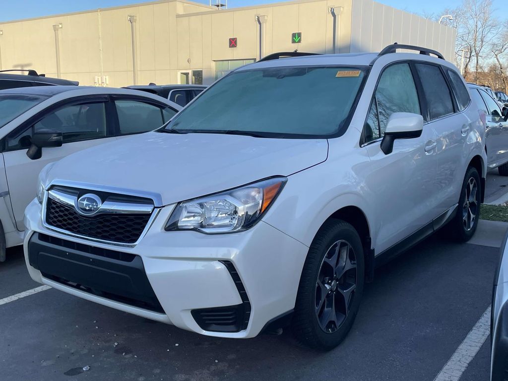 2015 Subaru Forester 2.0XT Premium photo 2