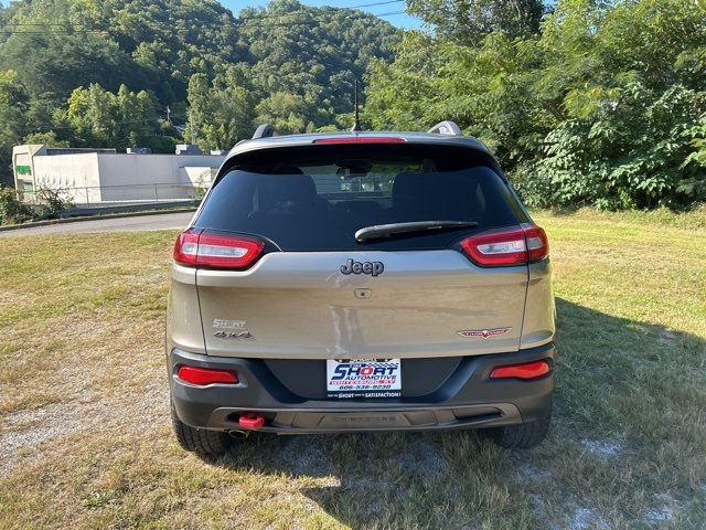 2016 Jeep Cherokee Trailhawk photo 6