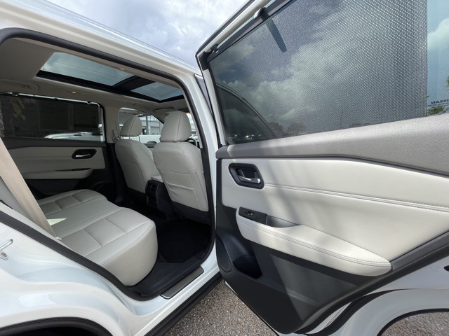 2023 Nissan Rogue SL photo 24