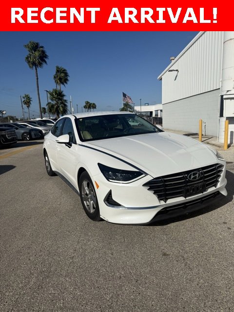 2022 Hyundai Sonata SE's photo