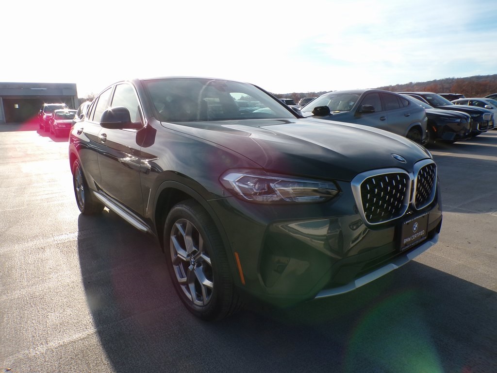 2023 BMW X4 30i's photo