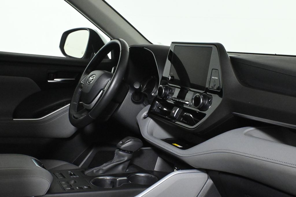 2024 Toyota Highlander XLE photo 33