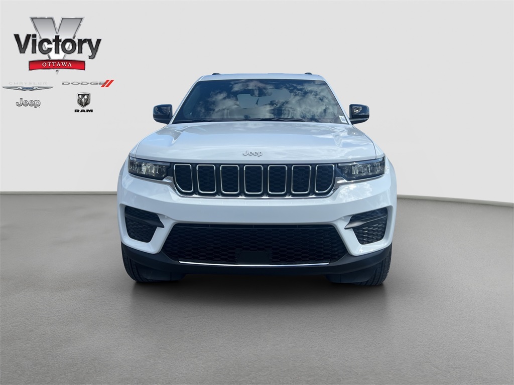 2025 Jeep Grand Cherokee Laredo X photo 2