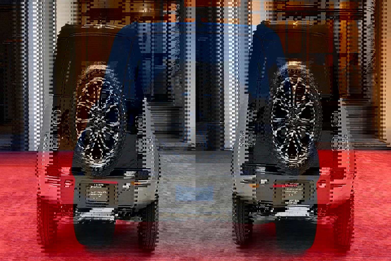 2025 Land Rover Defender 110 photo 2