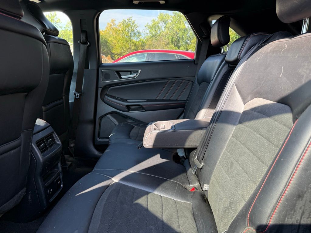 2022 Ford Edge ST photo 5