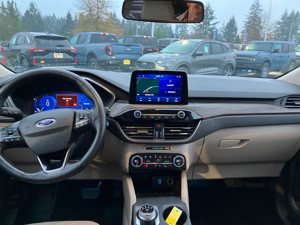 2020 Ford Escape Titanium photo 4