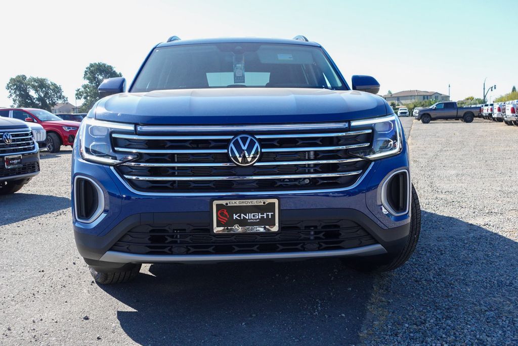 2025 Volkswagen Atlas SE photo 2