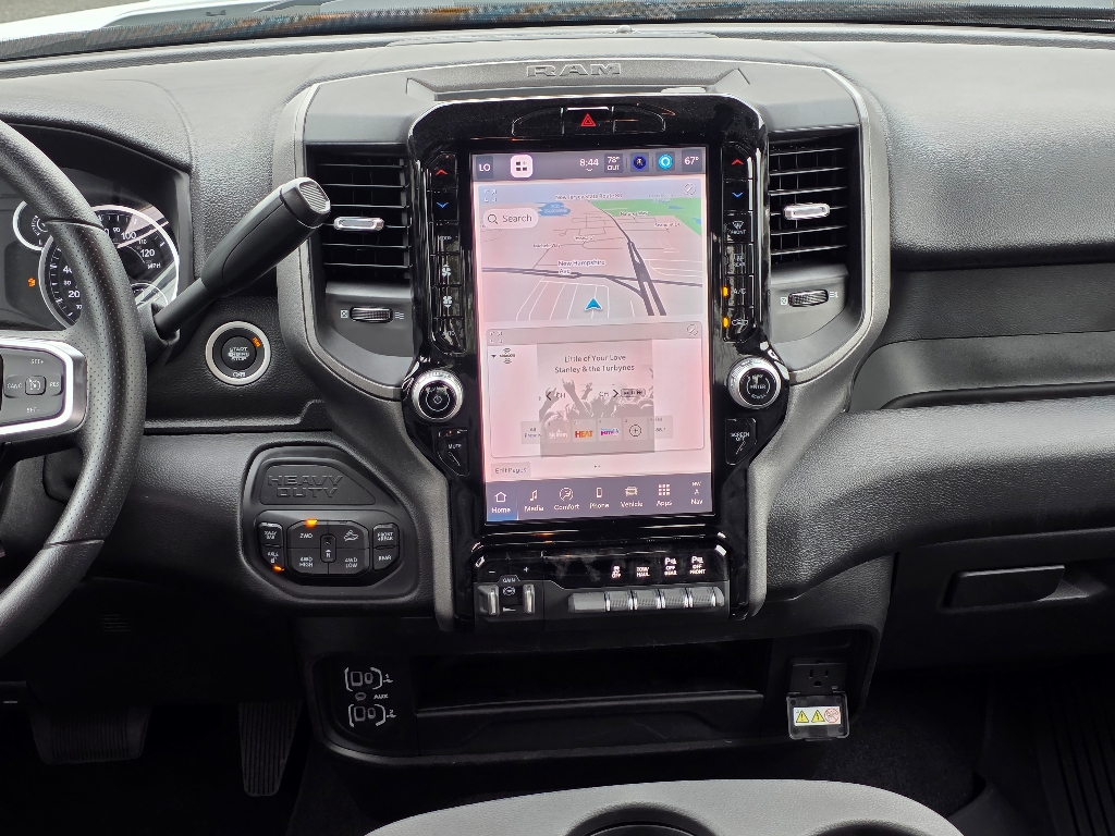 2025 Ram 2500 Tradesman photo 3