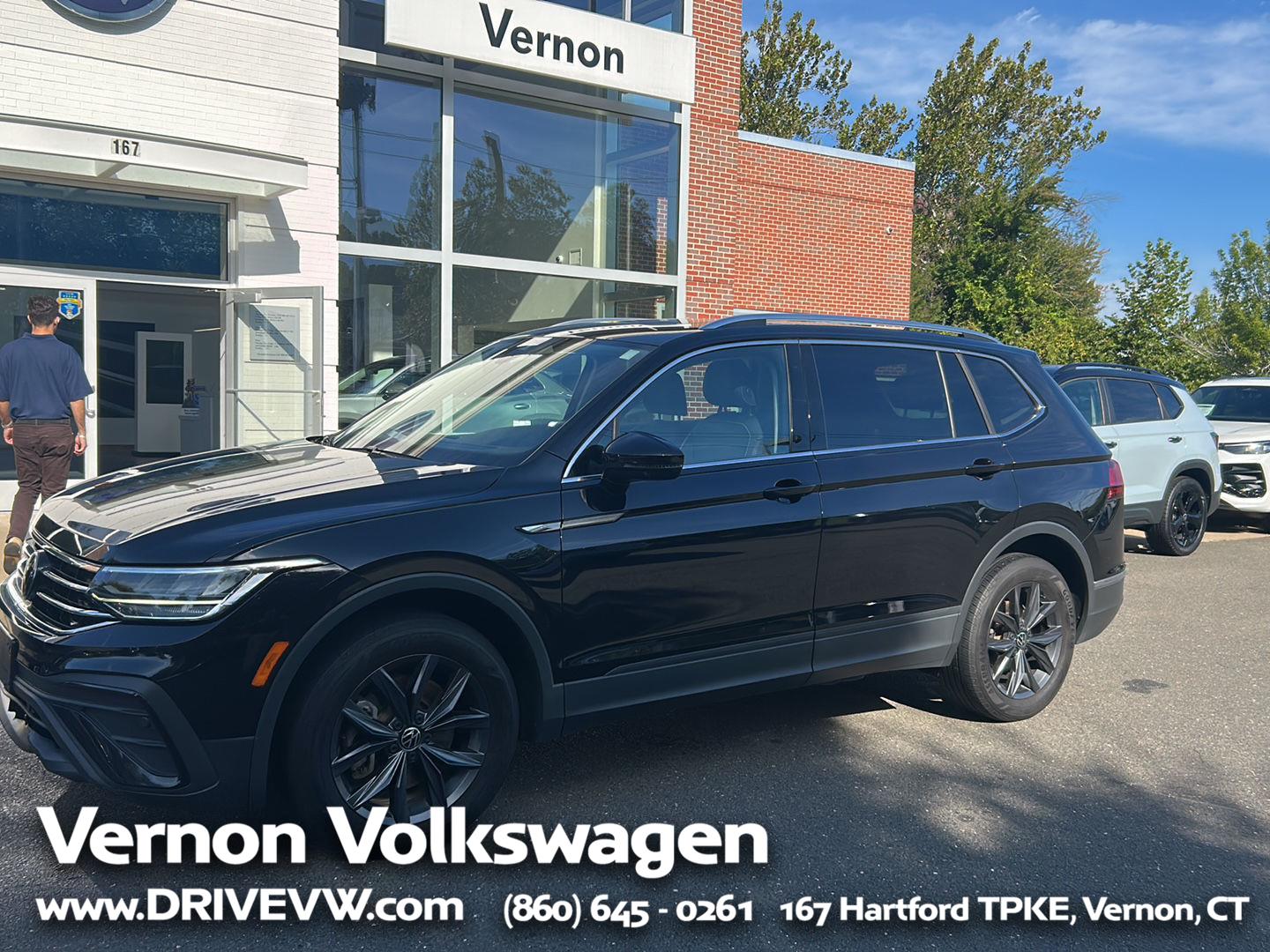 2022 Volkswagen Tiguan SE's photo