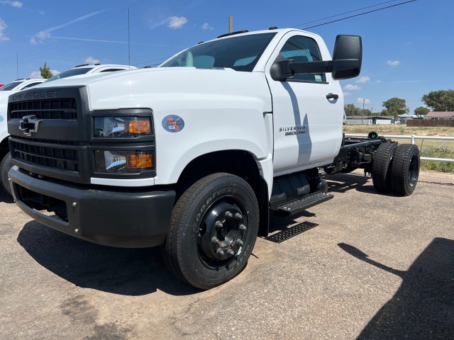 2024 Chevrolet Silverado 4500 Medium Duty Chassis Cab Work Truck's photo