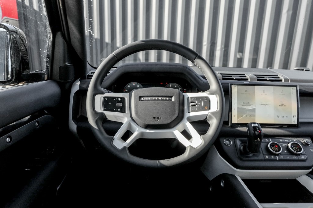 2025 Land Rover Defender 110 S photo 15