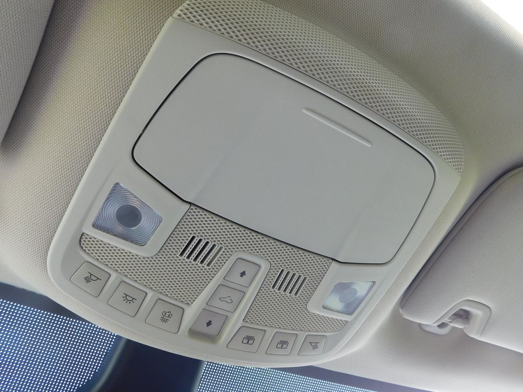 2022 Ford Edge SEL photo 55