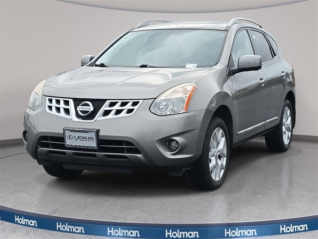 2013 Nissan Rogue SV's photo