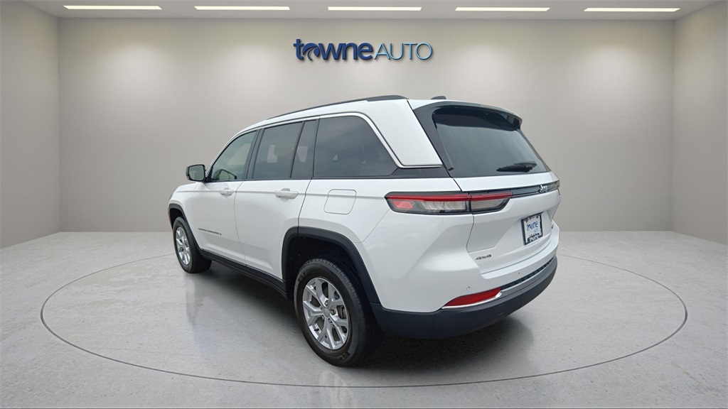 2023 Jeep Grand Cherokee Limited photo 2