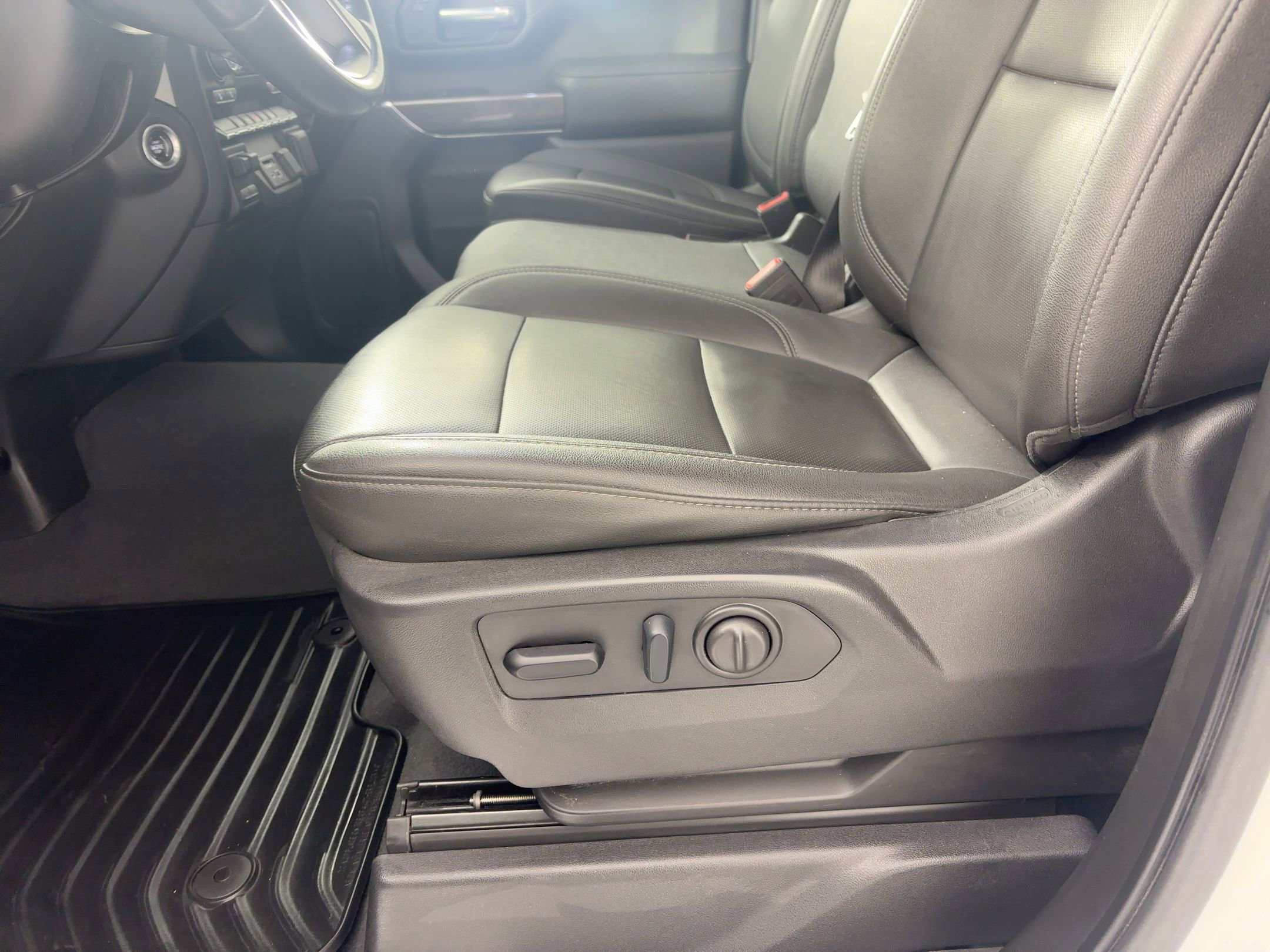 2023 Chevrolet Silverado 2500HD LTZ photo 11