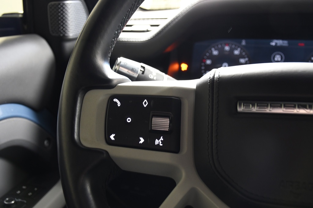 2022 Land Rover Defender 110 X-Dynamic HSE photo 27