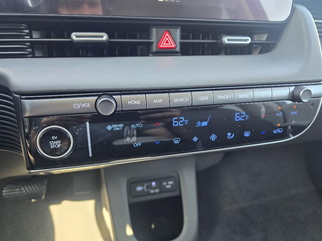 2025 Hyundai Ioniq 5 SEL photo 18