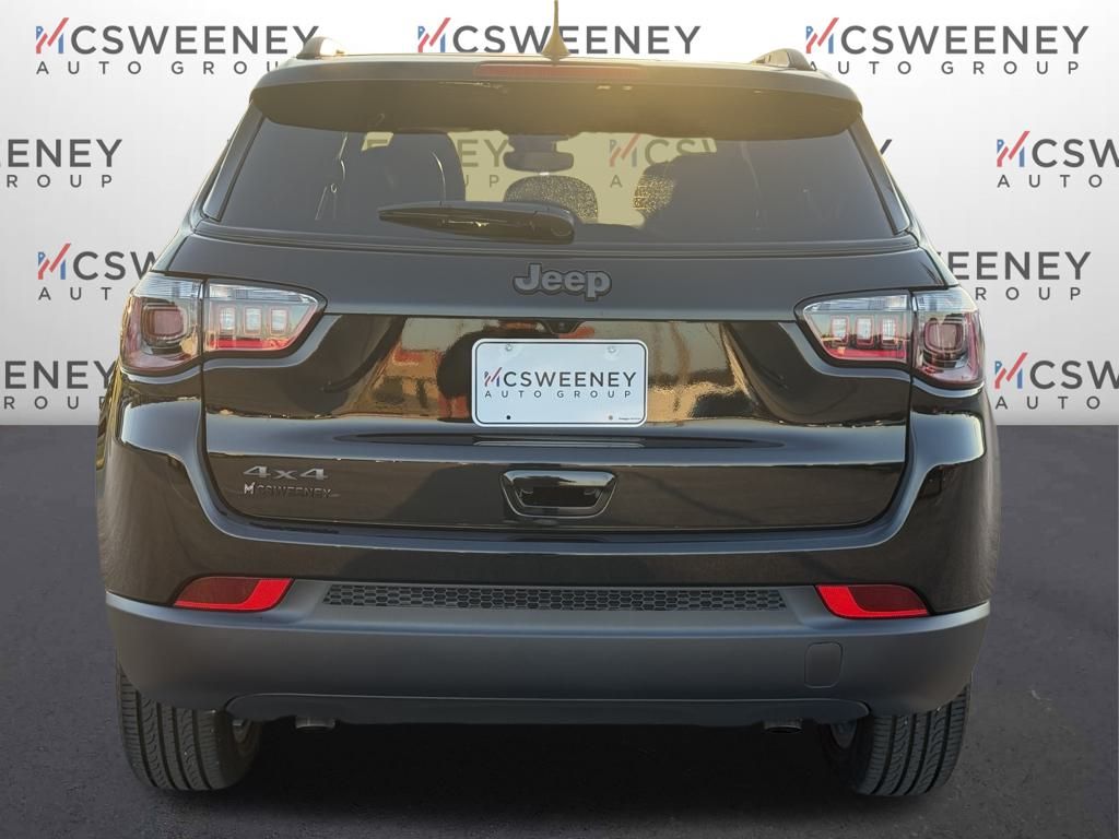 2025 Jeep Compass Latitude photo 3