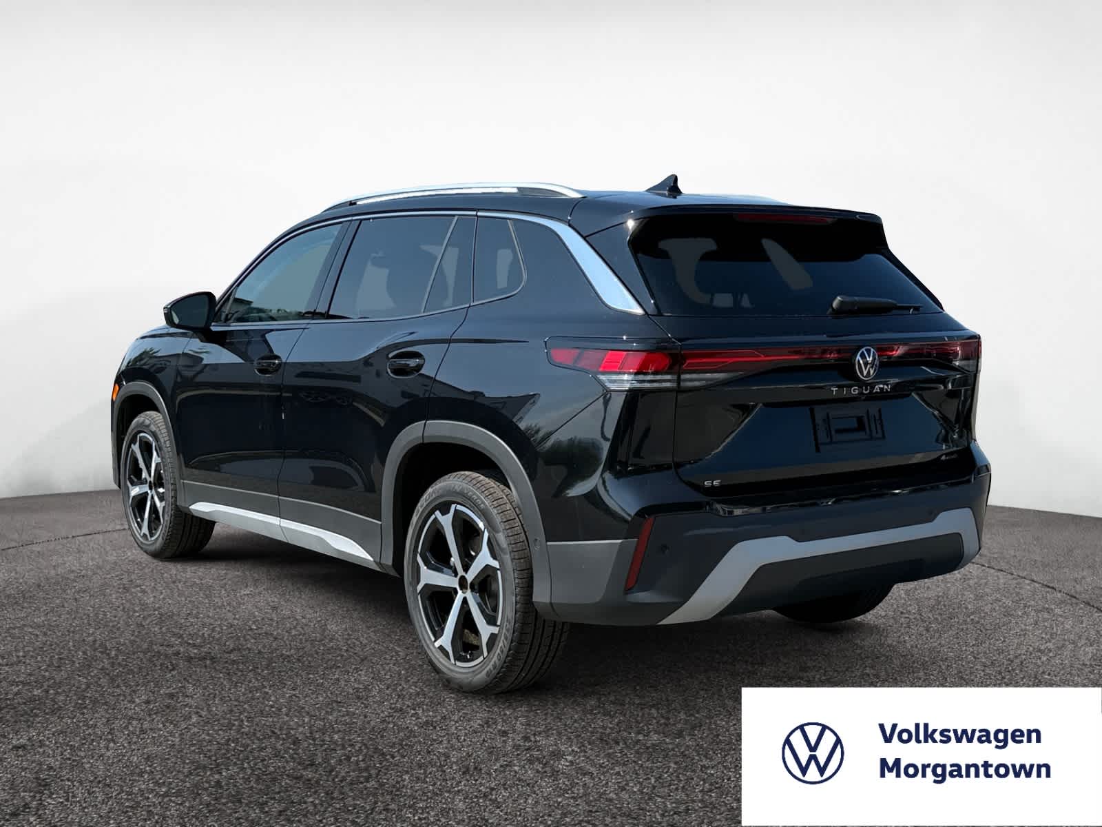 2025 Volkswagen Tiguan SE photo 3
