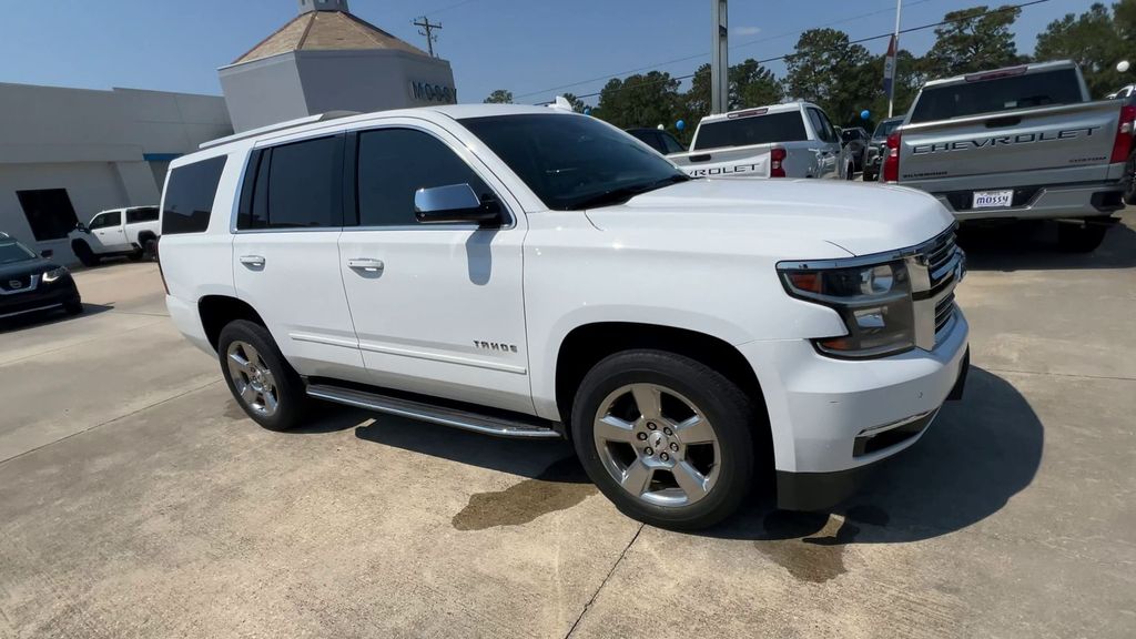 2019 Chevrolet Tahoe Premier photo 2