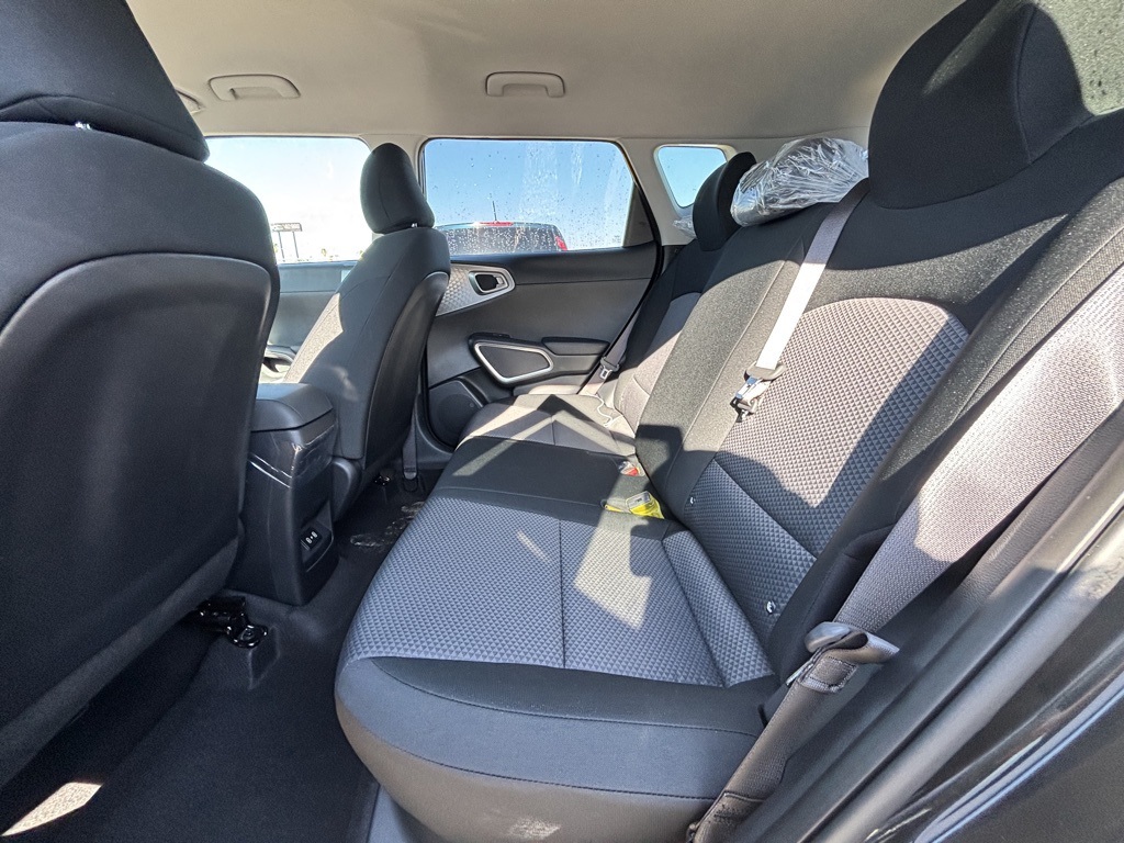 2025 Kia Soul S photo 16