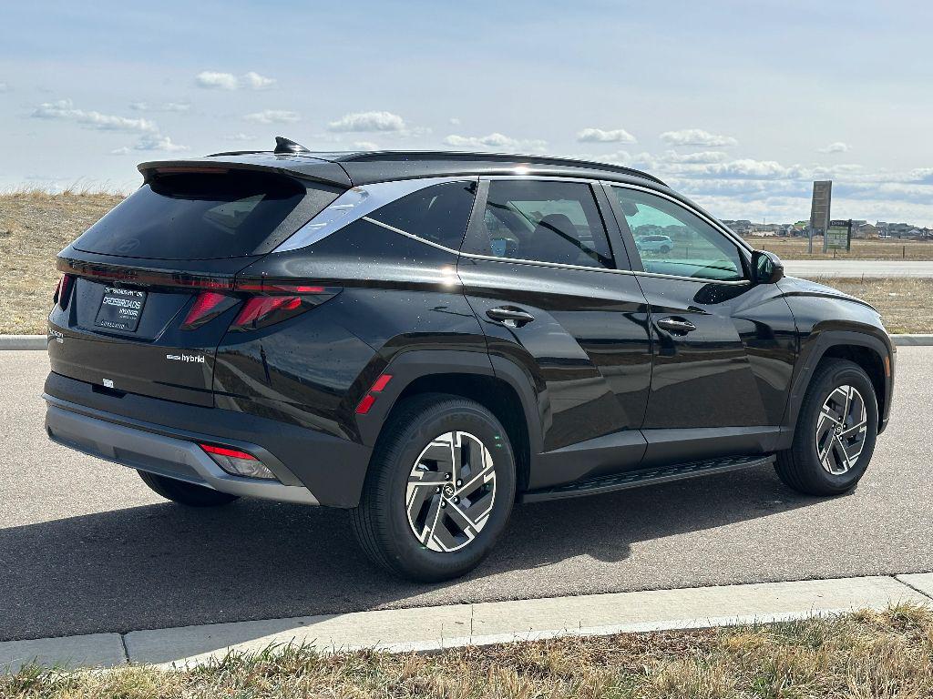 2025 Hyundai Tucson Hybrid Limited photo 4