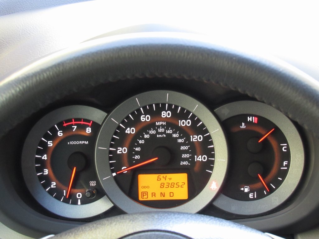 2011 Toyota RAV4 LE photo 22