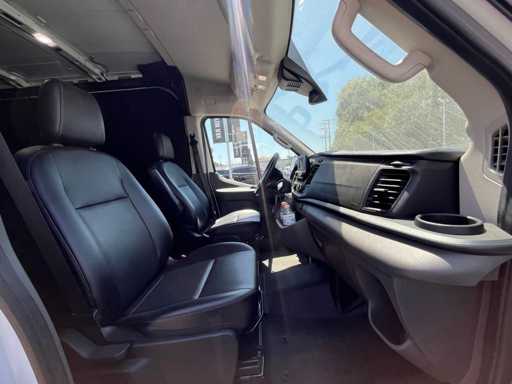 2023 Ford Transit photo 4