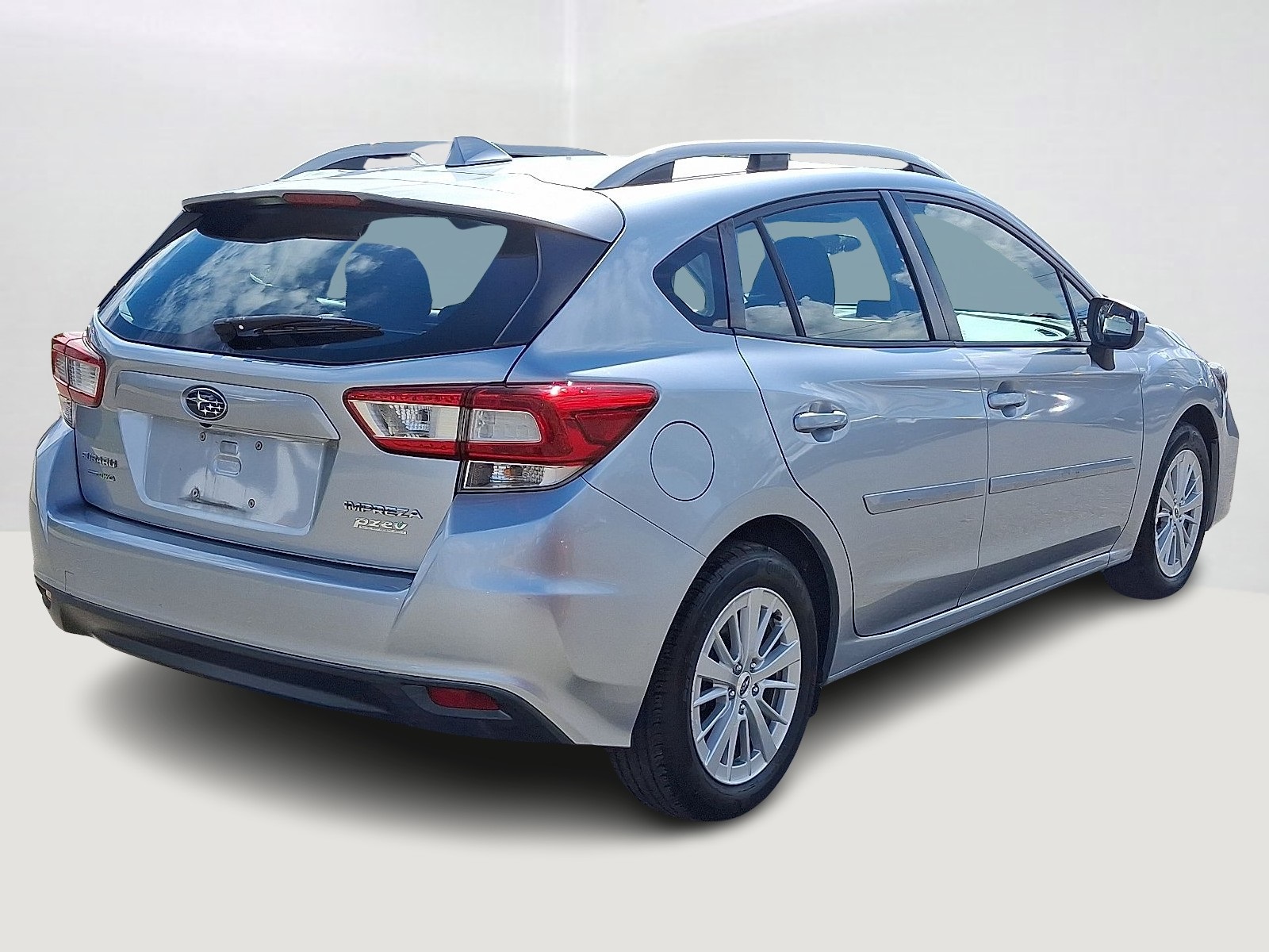 2017 Subaru Impreza Premium photo 3