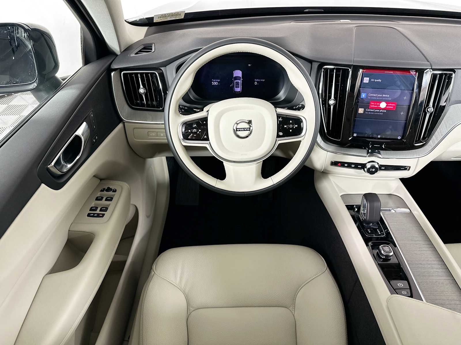 2025 Volvo XC60 T8 Plus photo 18