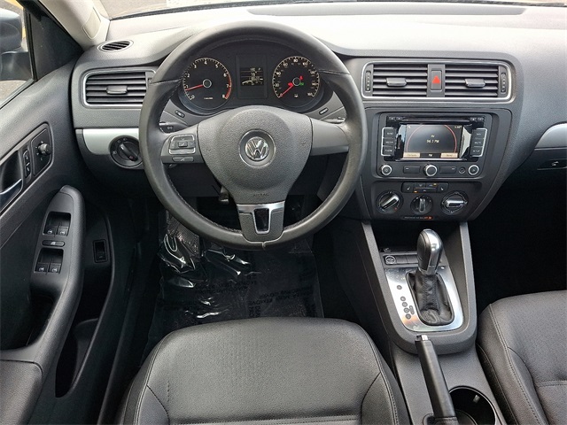 2011 Volkswagen Jetta SEL photo 11