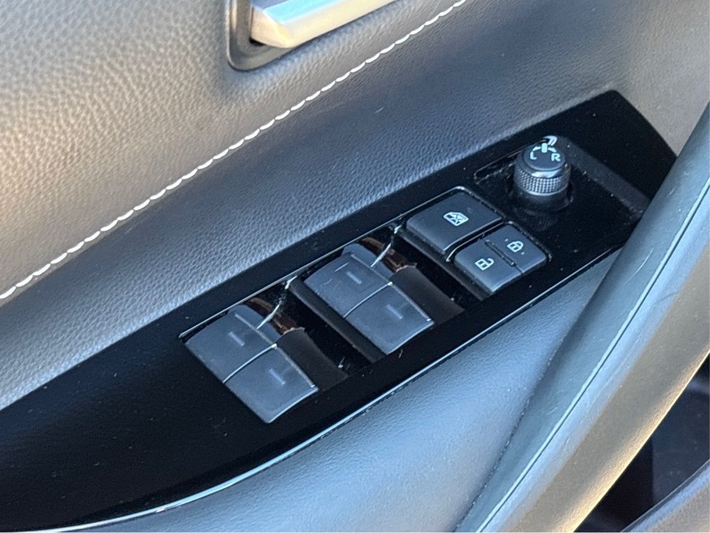 2022 Toyota Corolla SE photo 33