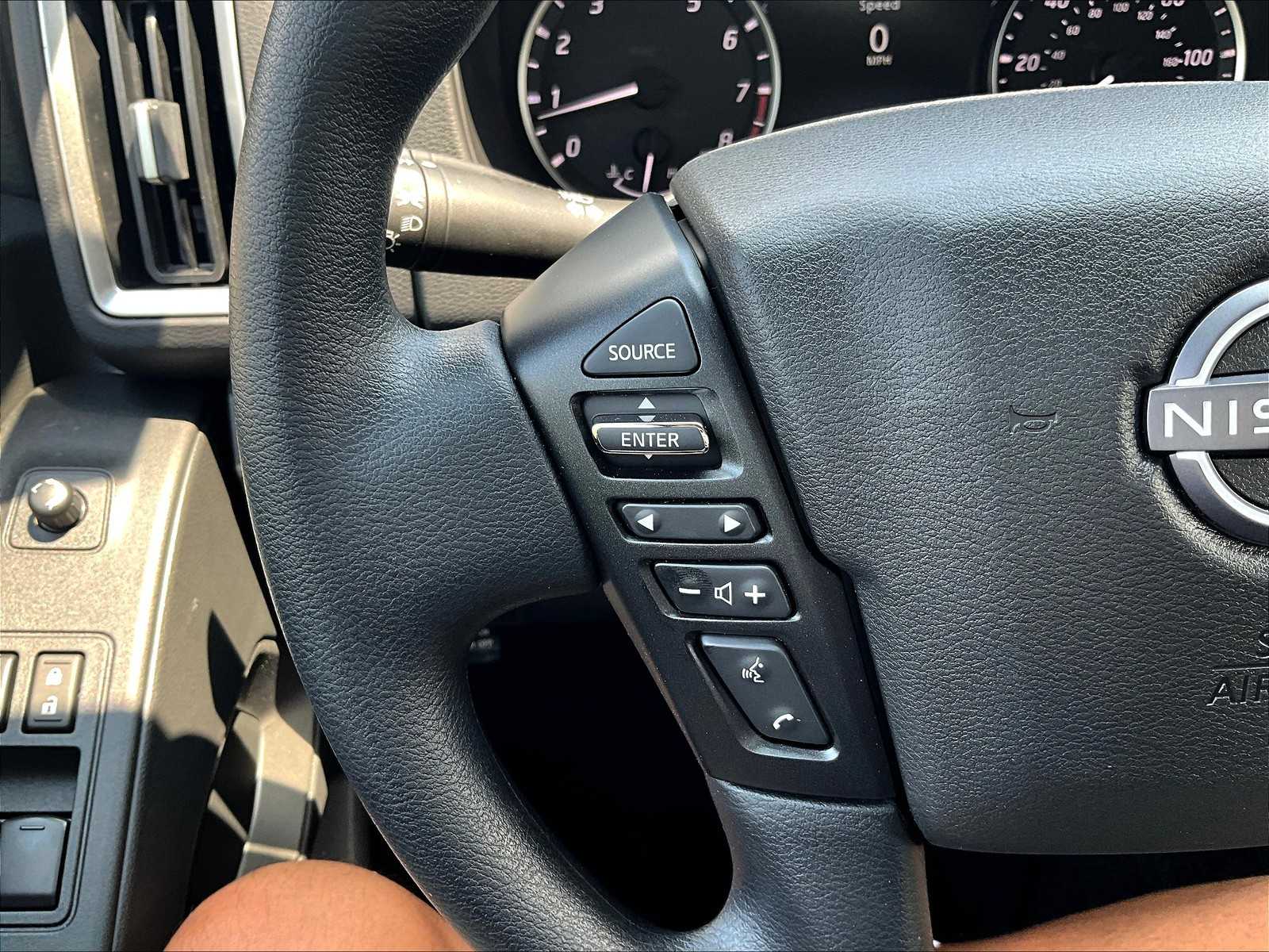 2025 Nissan Frontier SV photo 22