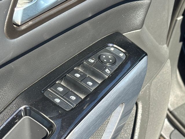 2022 Nissan Pathfinder SL photo 4
