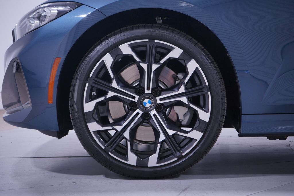 2025 Bmw 330i photo 2