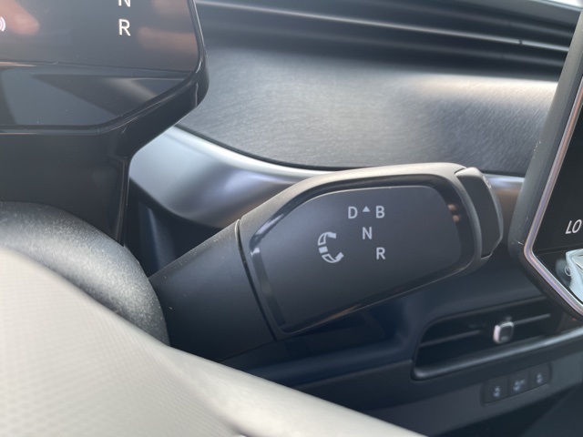 2025 Volkswagen ID. Buzz Pro Plus photo 28