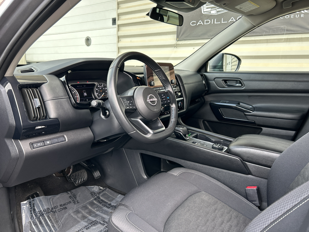 2024 Nissan Pathfinder SV photo 8