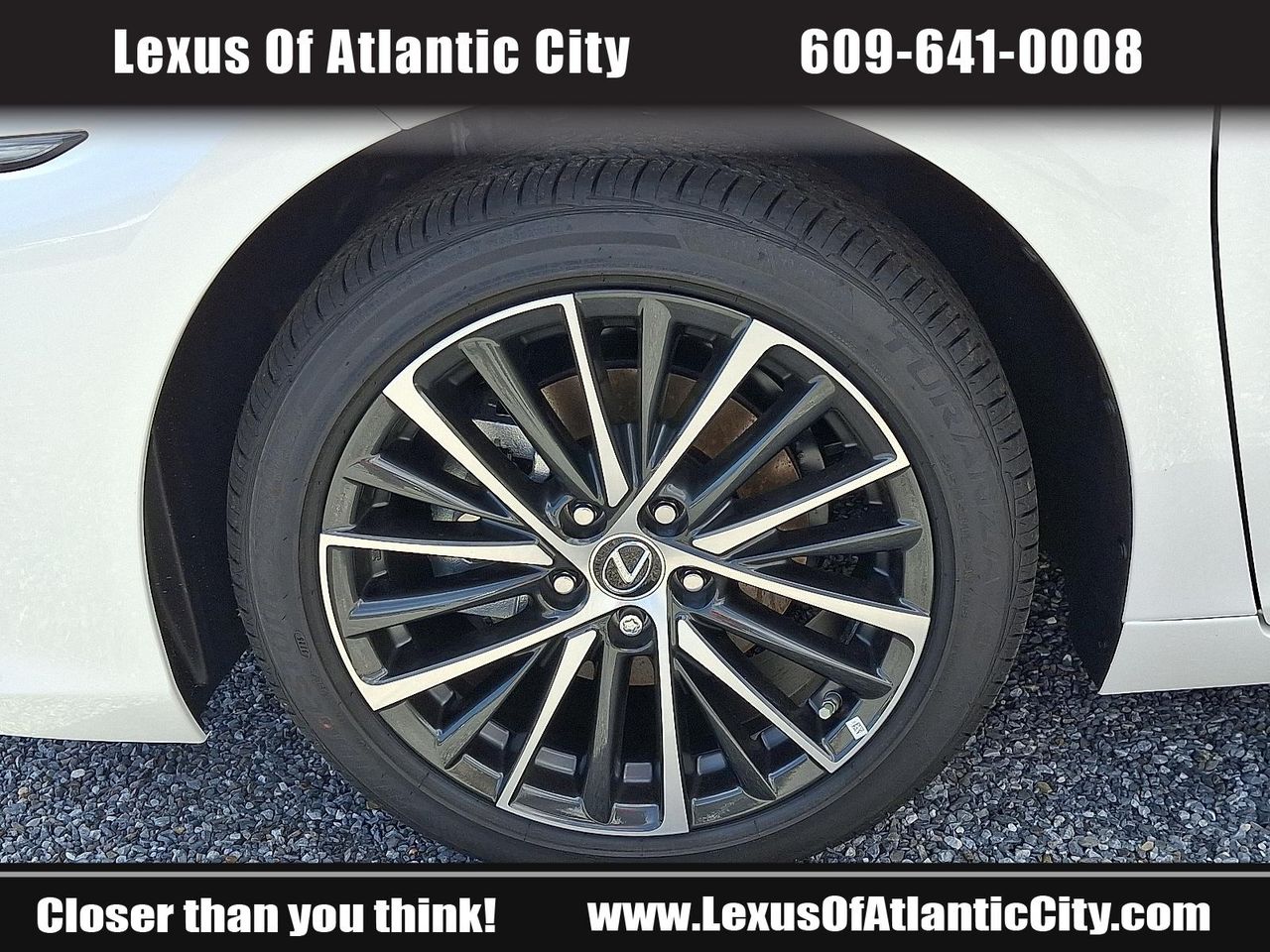 2025 Lexus ES 350 photo 4