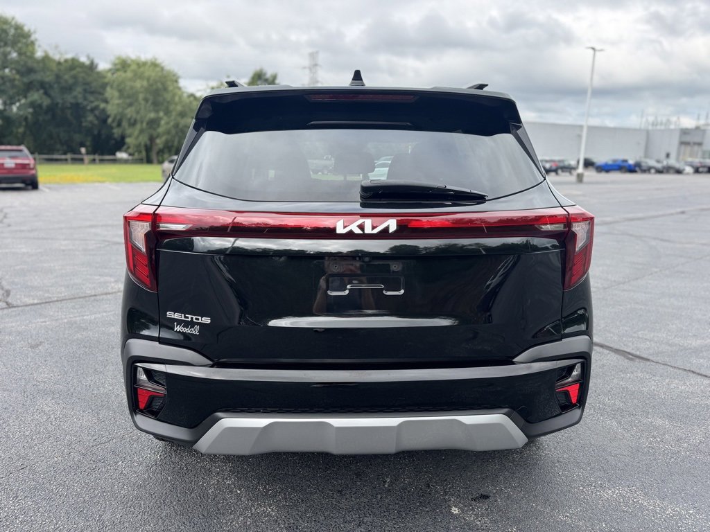 2024 Kia Seltos EX photo 6