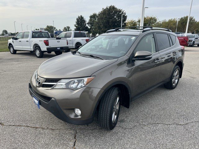 2015 Toyota RAV4 XLE photo 3
