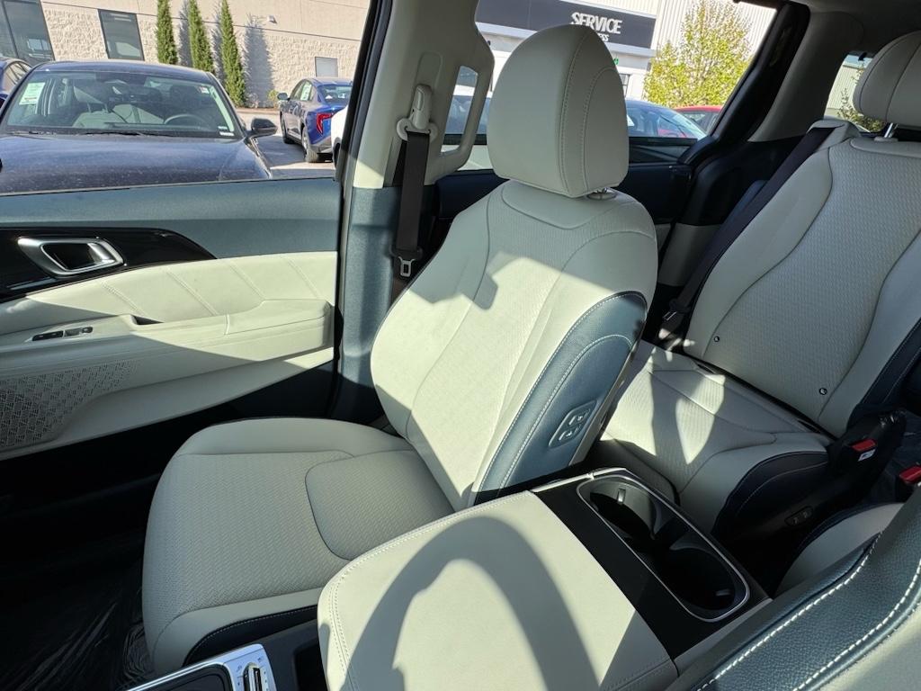 2025 Kia Carnival SX Prestige photo 8